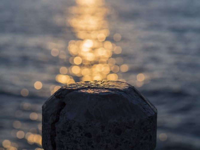 Luz sobre piedra: foto en Donostia-San Sebastián