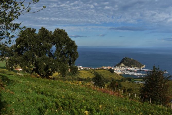 MENDIA, ITSASOA ETA HERRIA: foto en Getaria