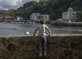 Mirando las traineras.