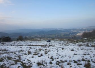 Nieve en la falda del Arlegor.