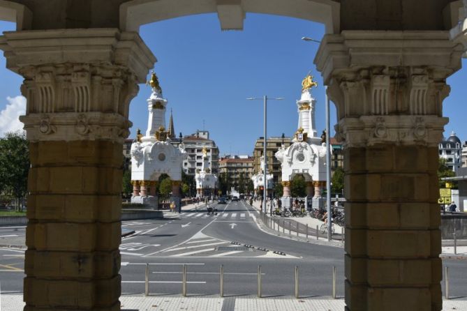 OBELISKOAK: foto en Donostia-San Sebastián