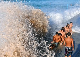 Olatuarekin jolasten 