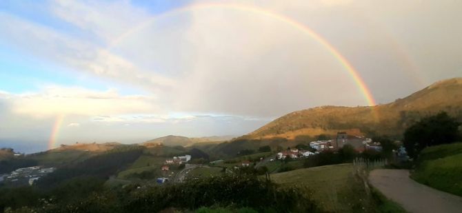 Oztadarrez inguratuta: foto en Deba