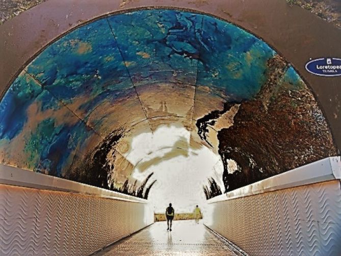 De paseo por el tunel: foto en Donostia-San Sebastián