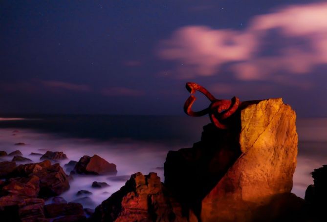 el peine sedoso bajo las estrellas: foto en Donostia-San Sebastián