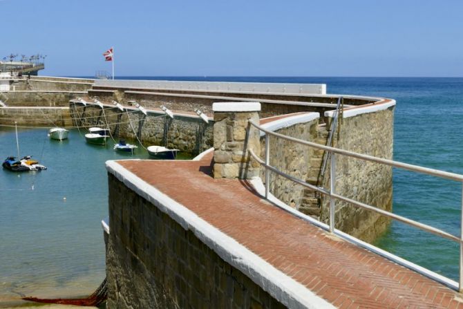 Pequeño puerto de Zarautz : foto en Zarautz