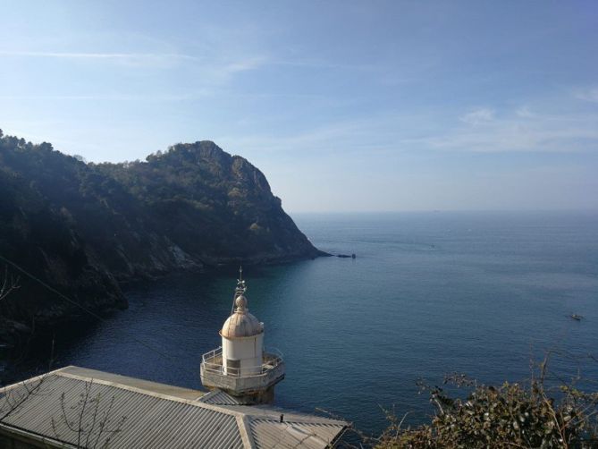 PEQUEÑOS FAROS PARA GRANDES MARES: foto en Pasaia