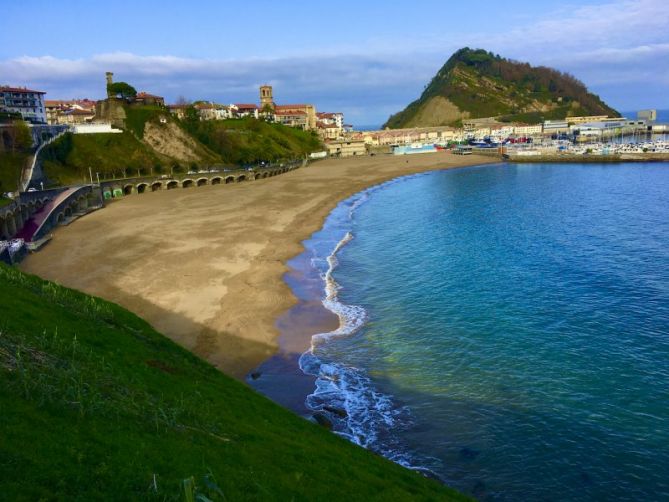 La playa bonita : foto en Getaria