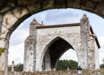  Pórtico del Cementerio de Olaso