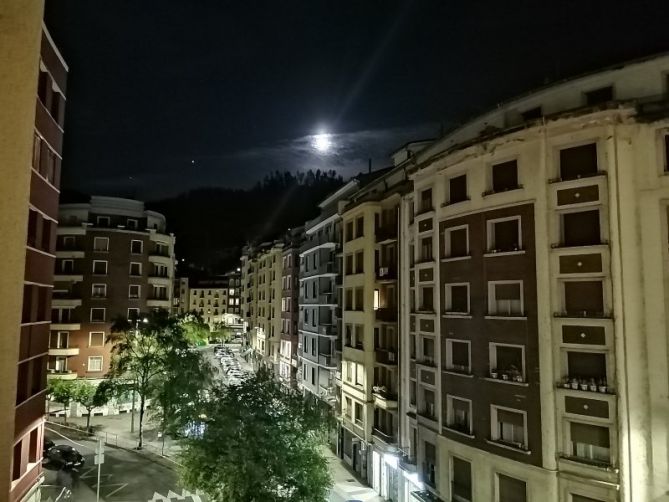 PRECIOSA NOCHE DE PANDEMIA: foto en Eibar