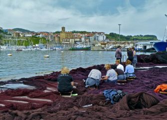Rederas en el puerto de Getaria 