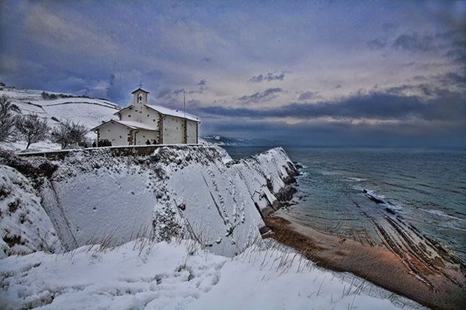 San Telmo elurretan: foto en Zumaia