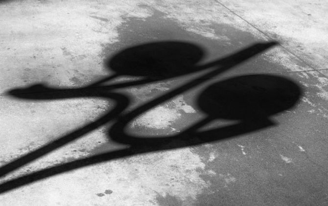 La sombra de la farola.: foto en Zarautz