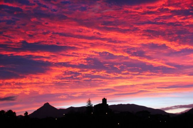 Tarde de fuego: foto en Olaberria