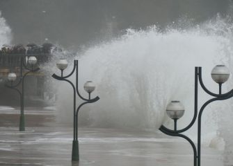 Temporal con grandes olas 