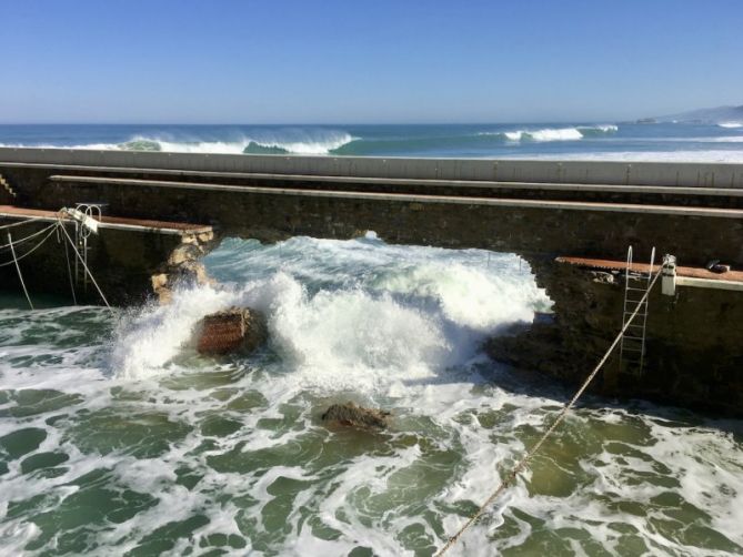 Temporal en el puerto de Zarautz : foto en Zarautz