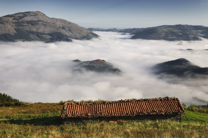 Txabola eta behelainoa: foto en Azkoitia