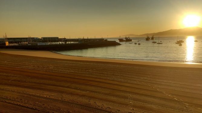 La vuelta de los pescadores al amanecer: foto en Getaria