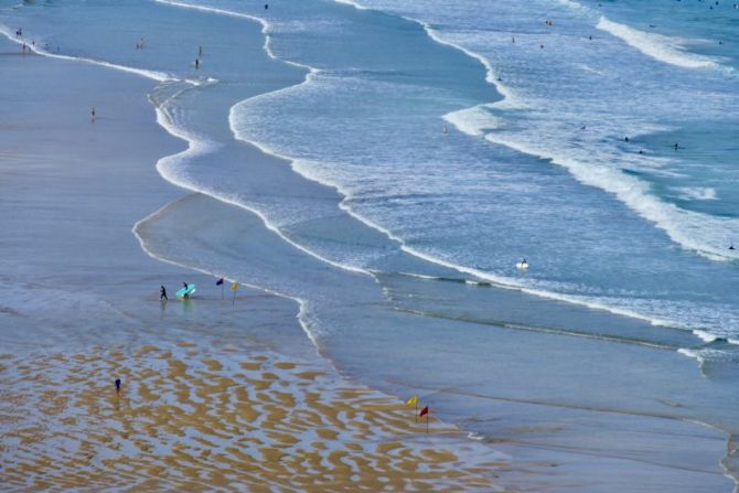 zarautzko hondartza olatu politarekin : foto en Zarautz