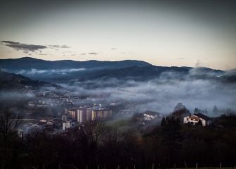 Zumárraga bajo la niebla