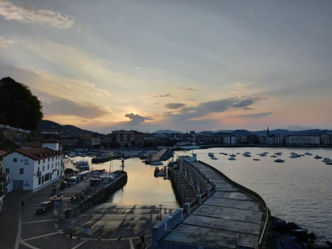 amaneciendo: foto en Donostia-San Sebastián