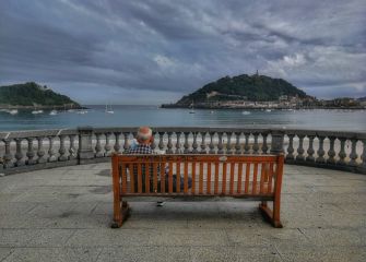 LEYENDO EL PERIÓDICO