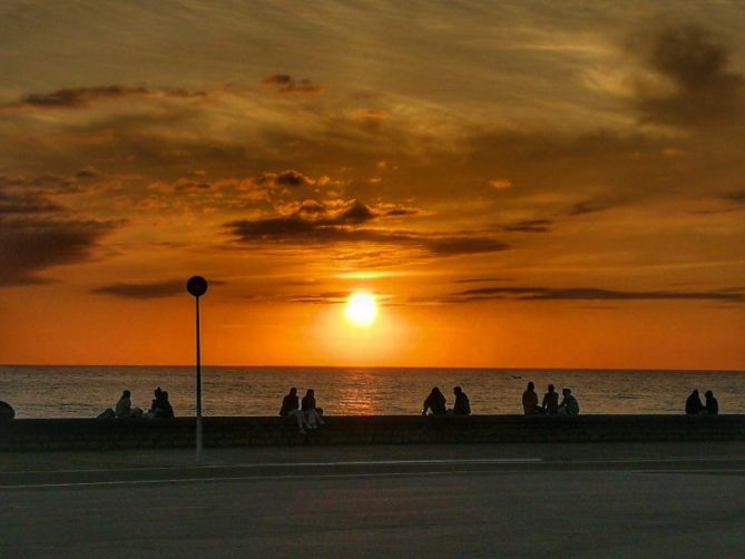 PUESTA DE SOL EN SAGUES: foto en Donostia-San Sebastián