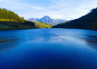 Agua y montaña