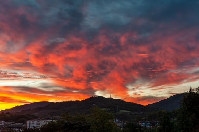 Amanece por San Marcial: foto en Irun