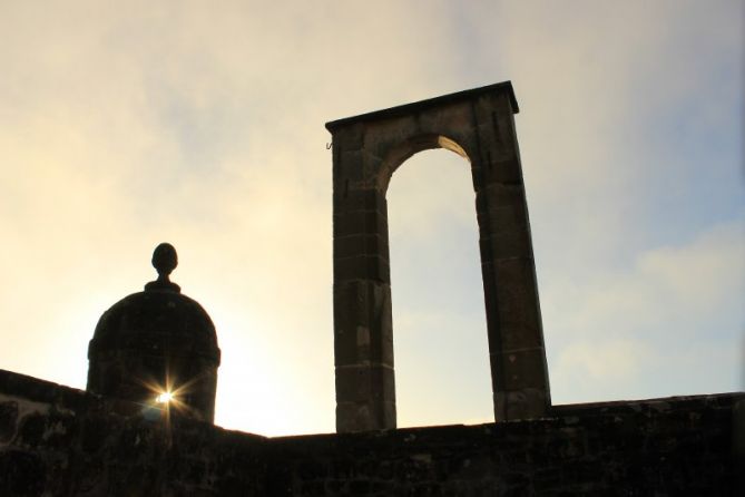 Amanece en Urgull.: foto en Donostia-San Sebastián