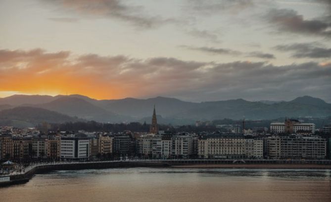 Amanecer en la bahía : foto en Donostia-San Sebastián