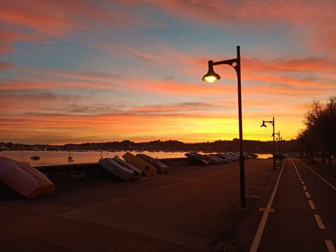 Amanecer en el Puntal: foto en Hondarribia