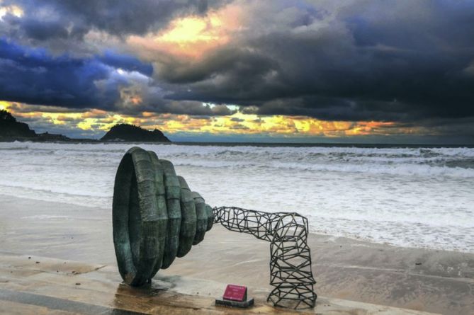 Anochecer con tormenta en Zarautz : foto en Zarautz