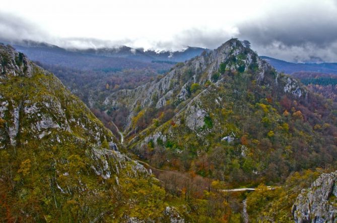 Arantzazu udazkenean : foto en Oñati