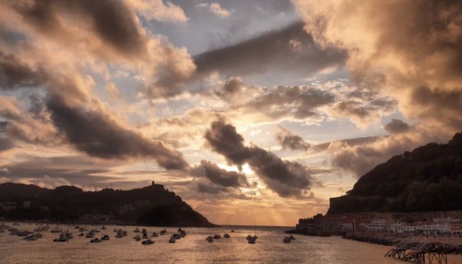 ATARDECER EN LA BAHÍA DE LA CONCHA.: foto en Donostia-San Sebastián