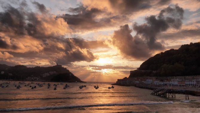 ATARDECER EN LA BAHÍA DE LA CONCHA.: foto en Donostia-San Sebastián