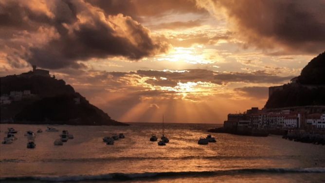 ATARDECER EN LA BAHÍA DE LA CONCHA.: foto en Donostia-San Sebastián