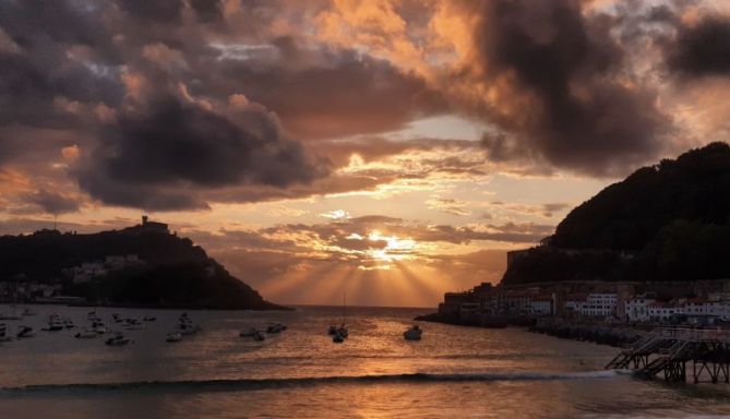 ATARDECER EN LA BAHÍA DE LA CONCHA.: foto en Donostia-San Sebastián