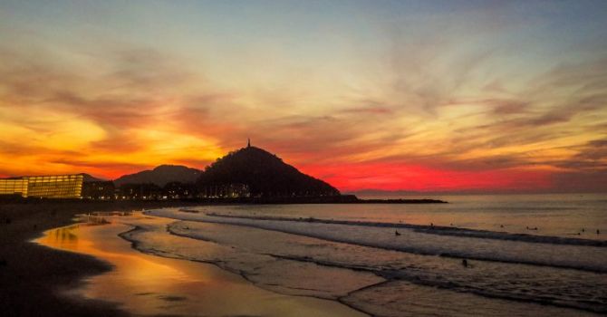 Atardecer en la playa de Gros: foto en Donostia-San Sebastián