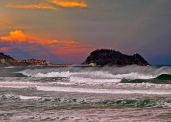 Atardecer en la playa de Zarautz 