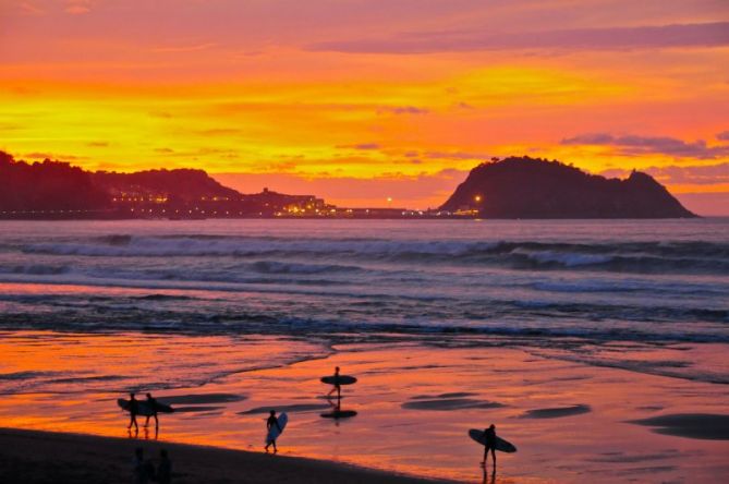 Atardecer en la playa de Zarautz : foto en Zarautz