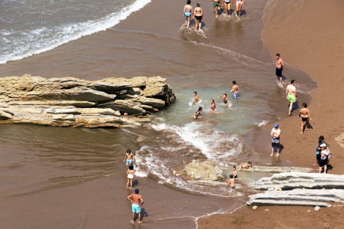 Baño en Itzurun: foto en Zumaia