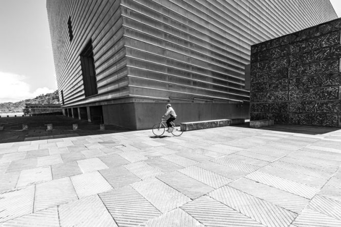 Bici y Kursaal.: foto en Donostia-San Sebastián