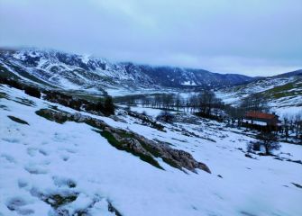 Campas de Urbía nevadas.