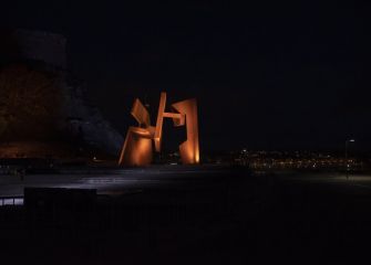 Construcción Vacia Iluminada