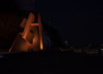 Construcción Vacia Iluminada 