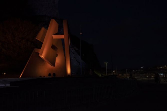 Construcción Vacia Iluminada : foto en Donostia-San Sebastián