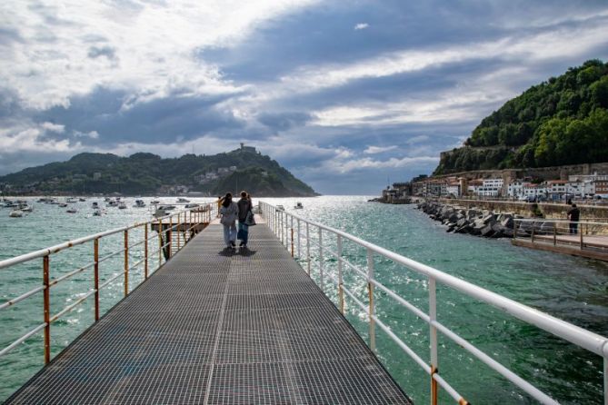 Cruza la pasarela: foto en Donostia-San Sebastián