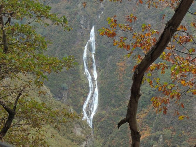 Despues de las lluvias,Cascada de irun.: foto en Irun