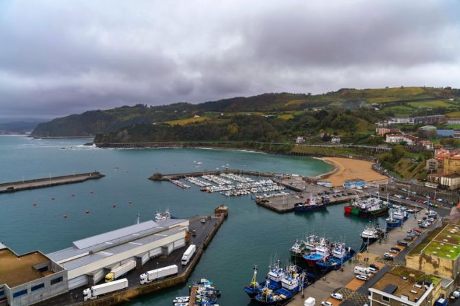 Día nublado: foto en Getaria